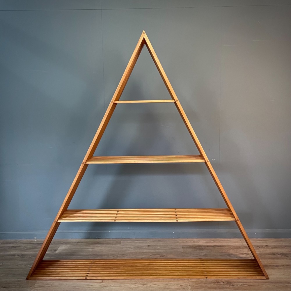 Attractive Very Large Wide Open Triangular Bookcase Display 811119