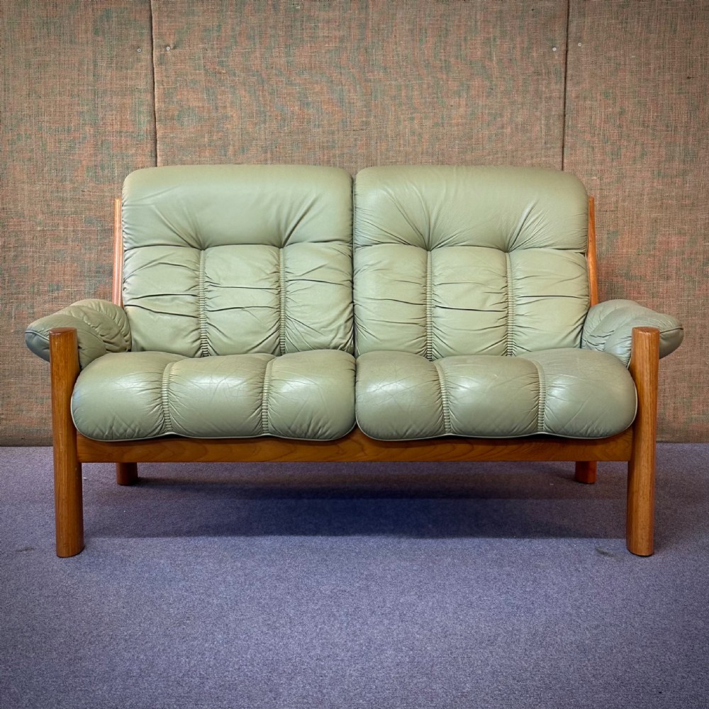 ekornes stressless 2 seater leather teak framed couch sofa
