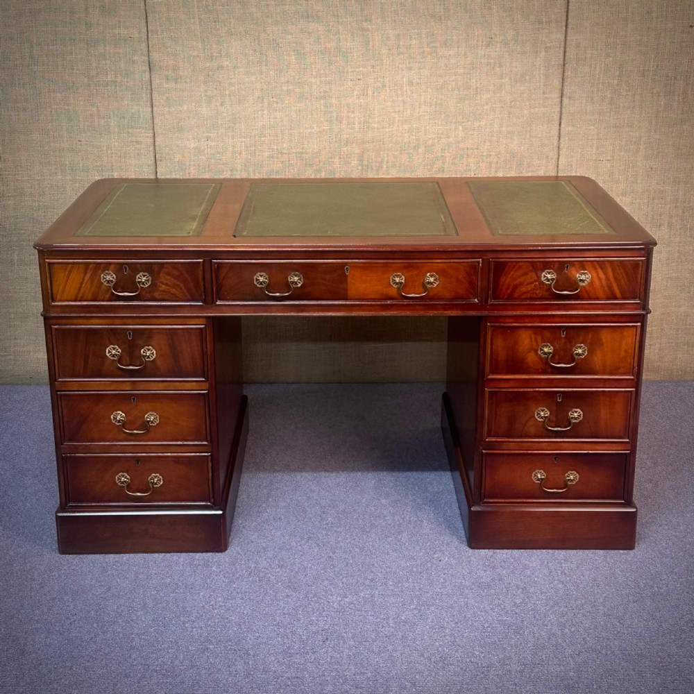 attractive large mahogany twin pedestal leather top office writing desk